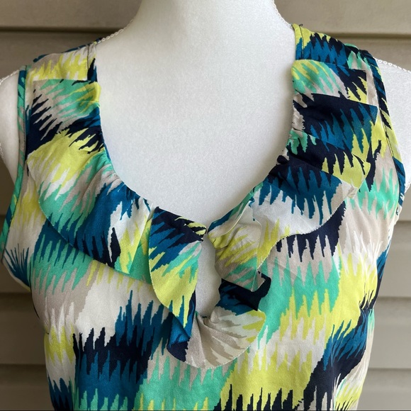 •Banana Republic• Abstract Print Ruffle Front Sleeveless Top - Size Small - Picture 3 of 8